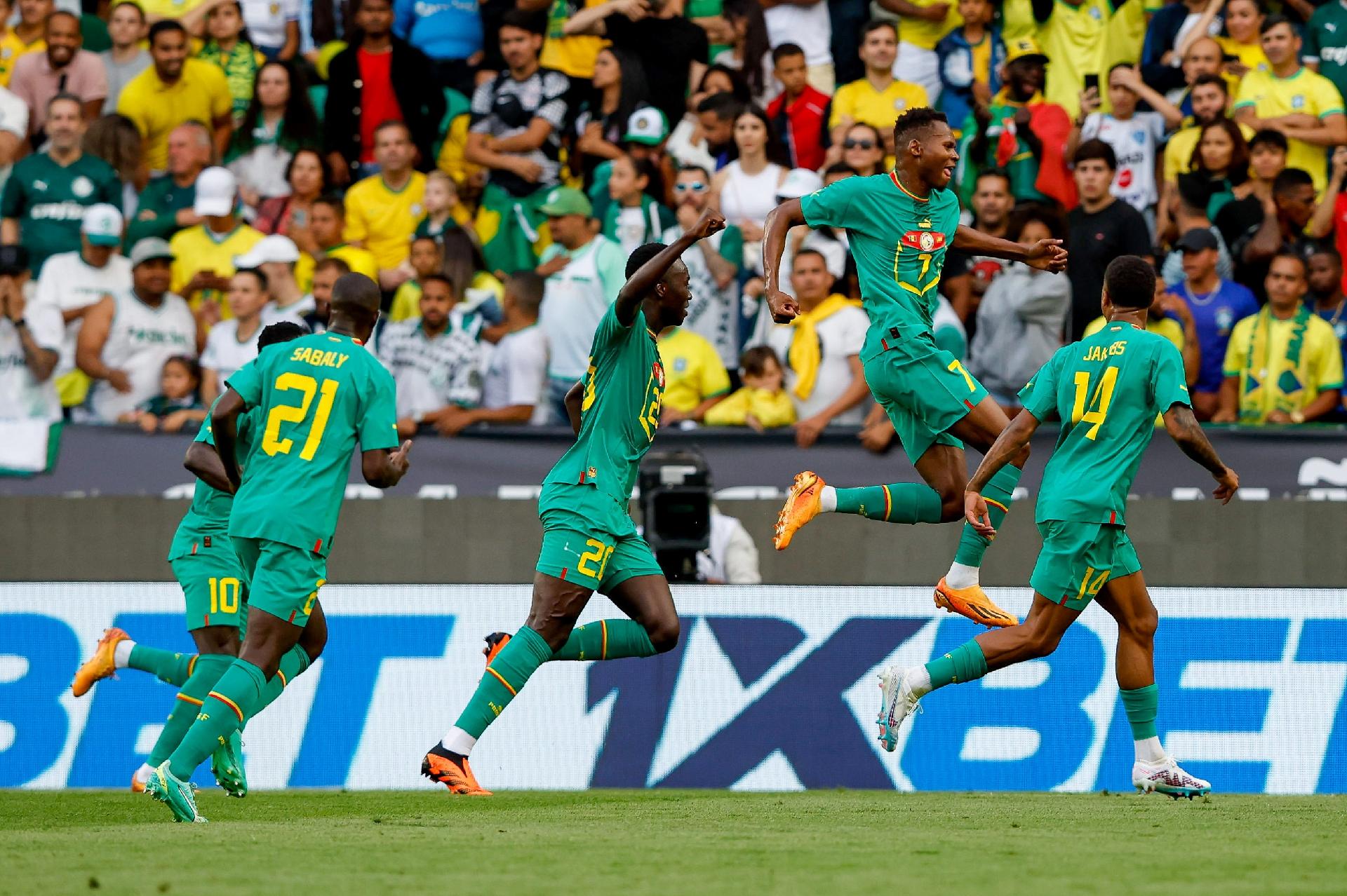 Confederação Brasileira de Futebol - FIM DA SÉRIE DE AMISTOSOS Após dois  amistosos contra Guiné (4x1) e Senegal (2x3), Seleção Brasileira volta a  campo em setembro contra a Bolívia pelas Eliminatórias da