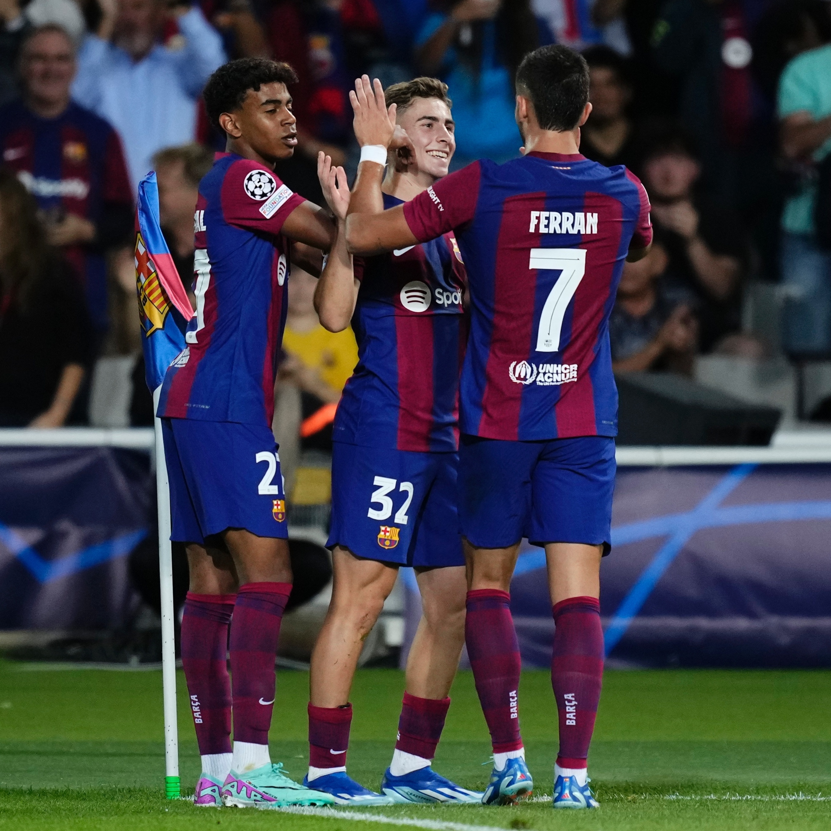 Champions: Barcelona resolve no 1° tempo, vence Shakhtar e segue 100%