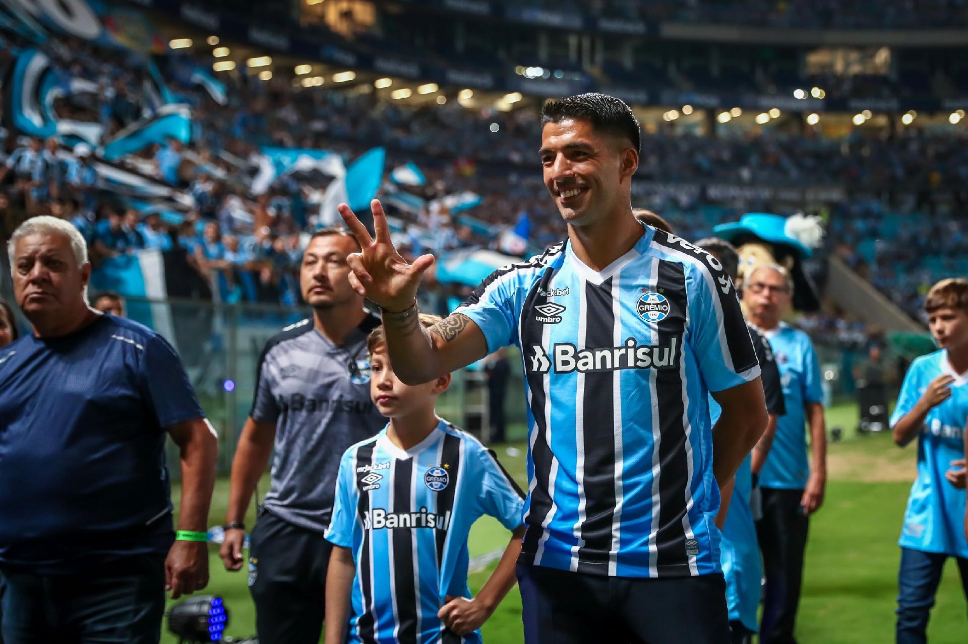 Football on TNT Sports on X: With Luis Suarez's time at Gremio