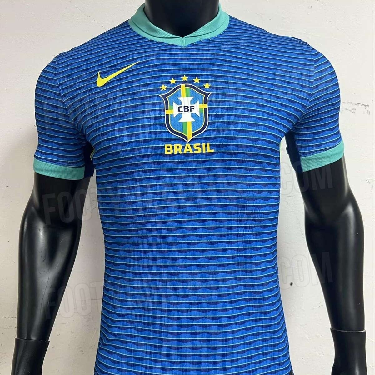 http://conteudo.imguol.com.br/c/esporte/ec/2023/12/10/site-footy-headlines-vazou-a-provavel-camisa-azul-da-selecao-brasileira-em-2024-1702255970267_v2_1x1.jpg