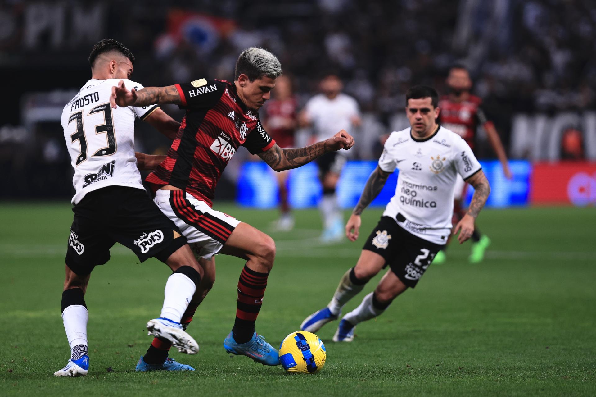 Renato Augusto abre o jogo sobre futuro no Corinthians: “Não quero ser um  peso”