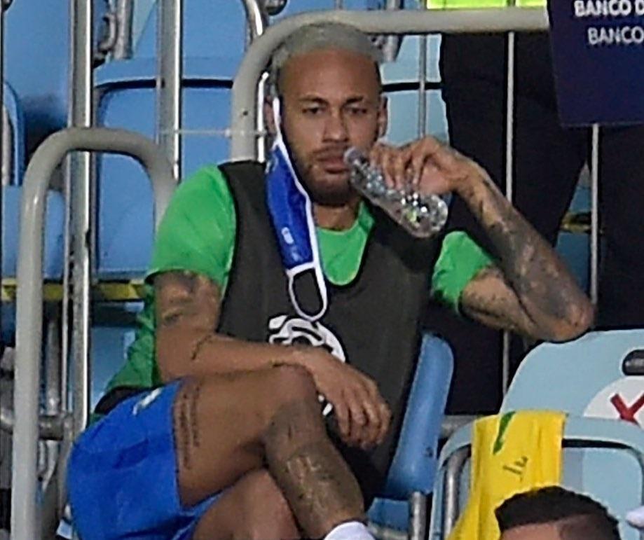 Veja os memes de Neymar no banco de reservas no jogo da seleção