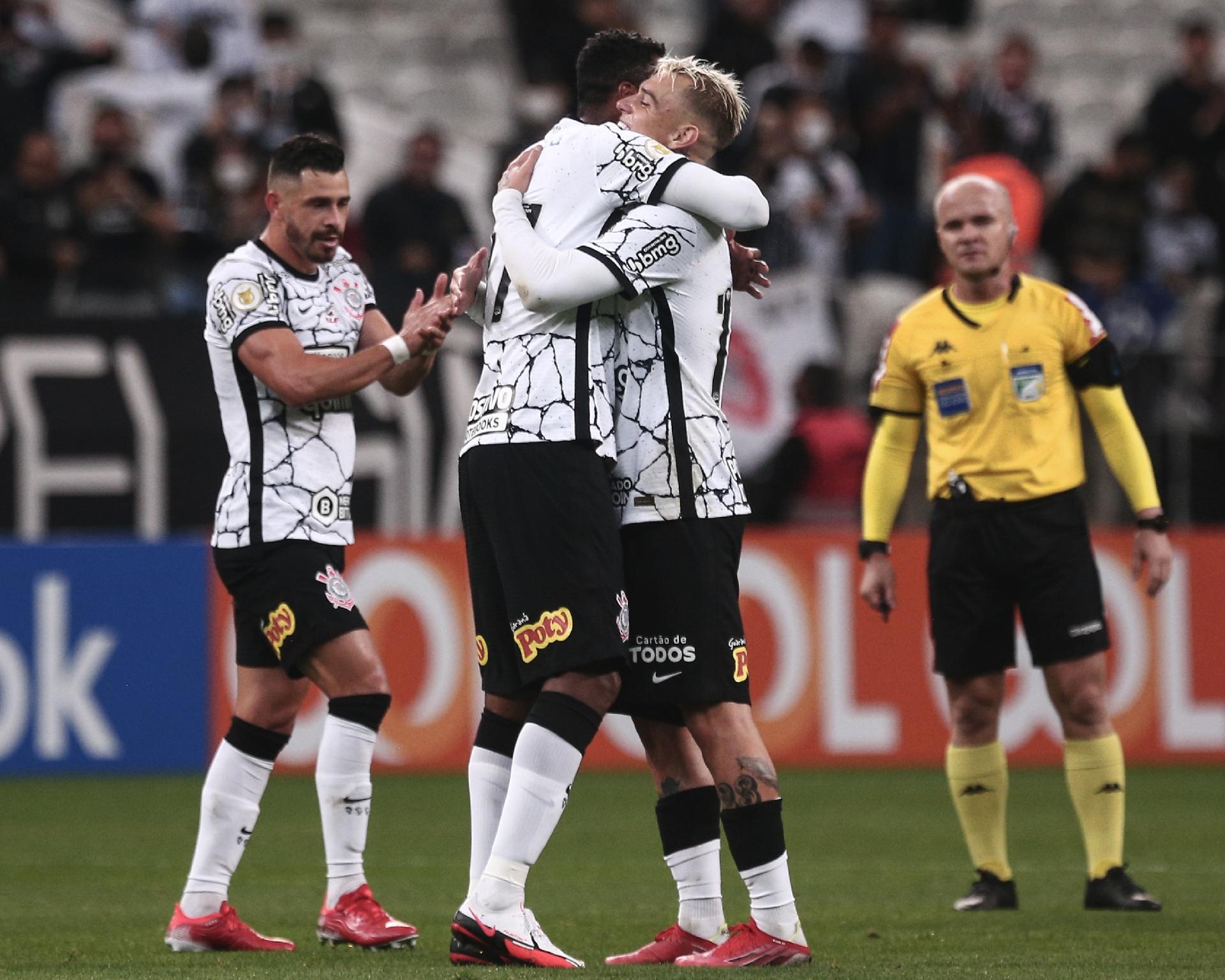 [OPINIÃO] Não é absurdo imaginar Corinthians brigando para superar Palmeiras