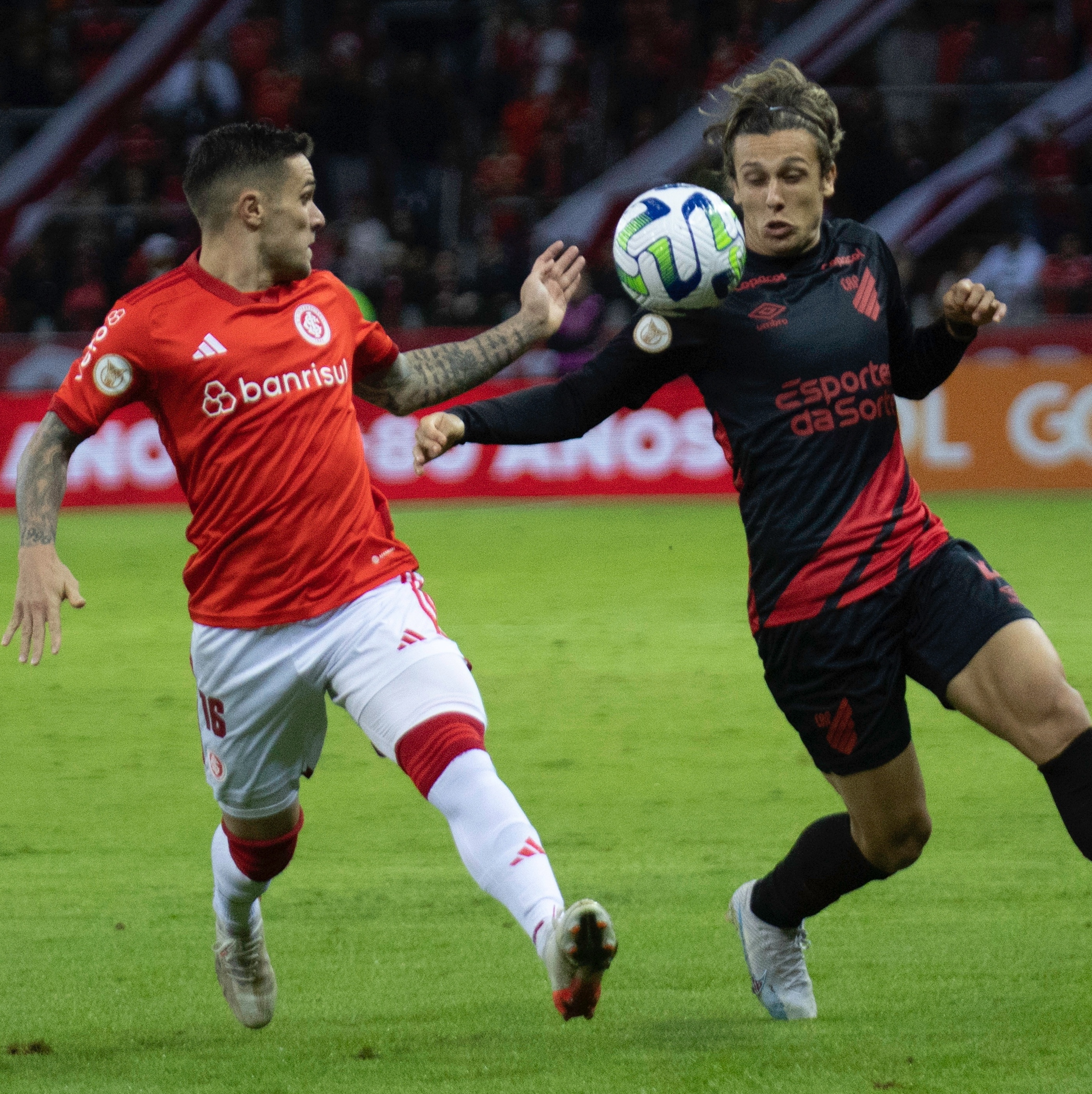 ATHLETICO PR X INTERNACIONAL TRANSMISSÃO AO VIVO DIRETO DA ARENA DA BAIXADA  - BRASILEIRÃO 2023 