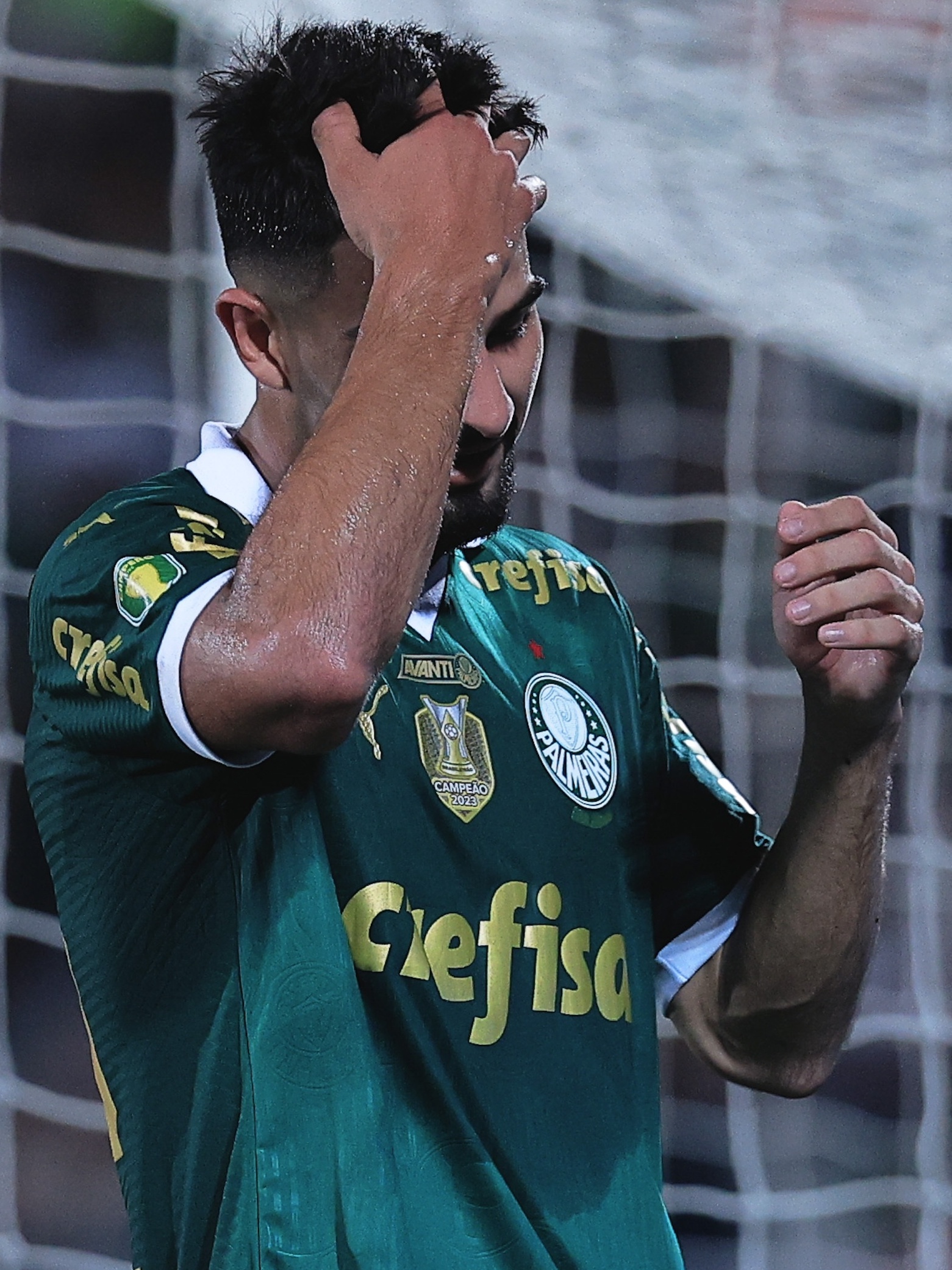 Palmeiras desperdiça chances e leva empate no fim contra o Santo André