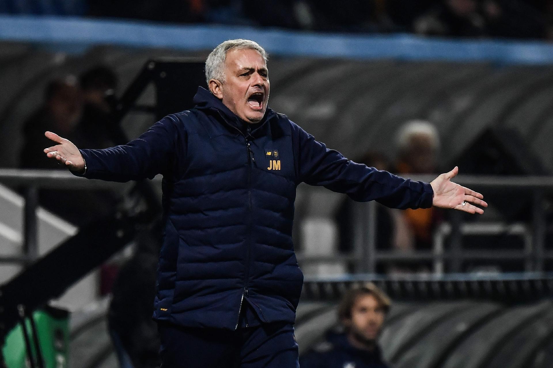 Mourinho arrasa jogadores da Roma: «Fiz 150 jogos na Champions e depois há  pessoas sem história na Europa» - Roma - Jornal Record