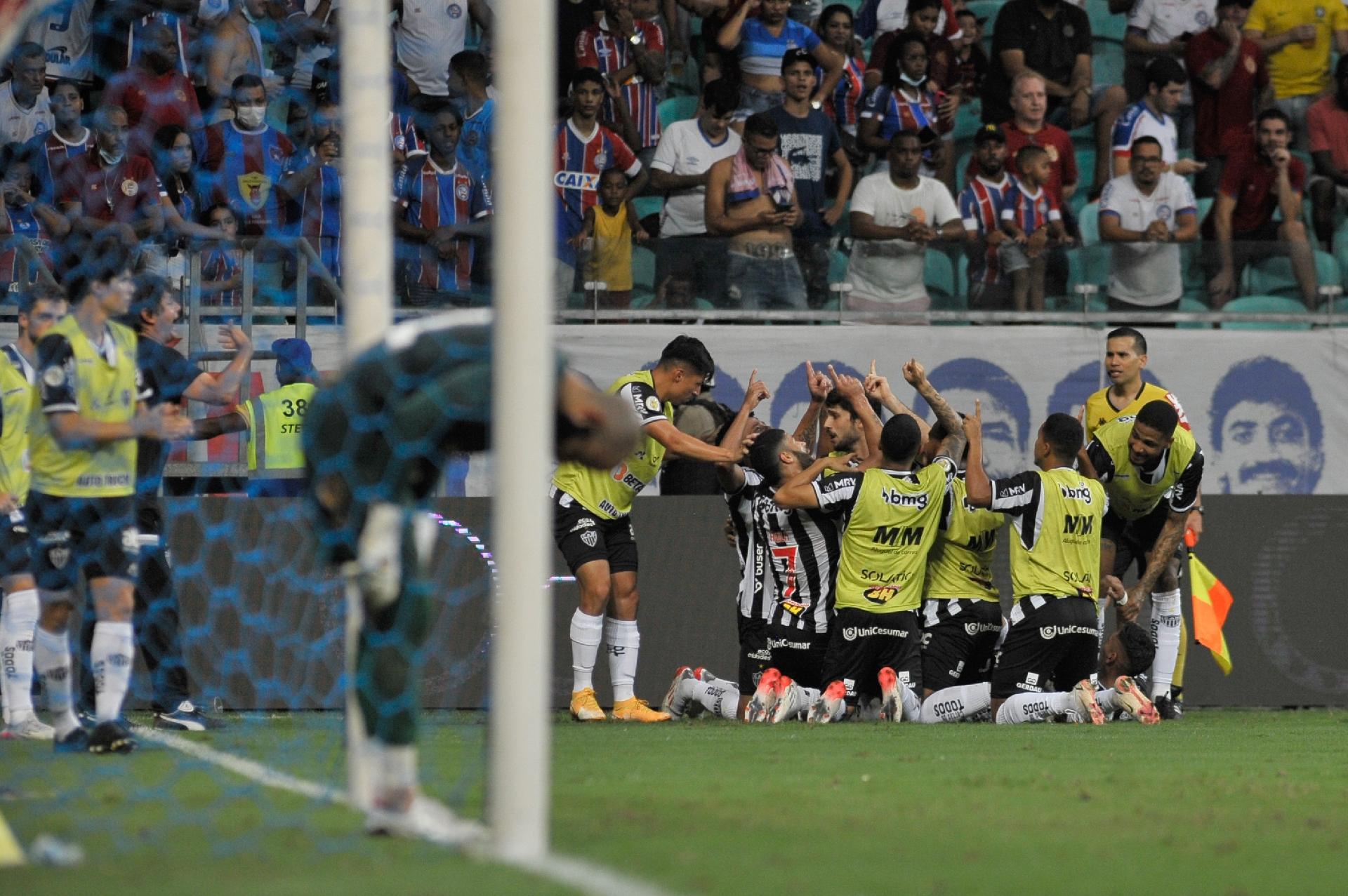 Em jogo com duas viradas, São Paulo bate o Bahia no Brasileiro Feminino -  Lance!