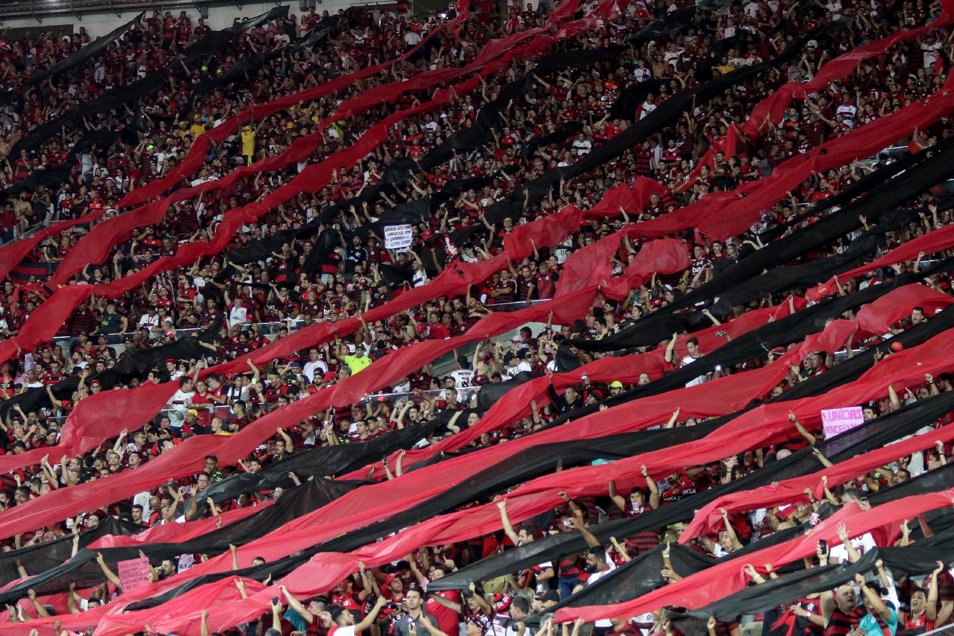 Torcida do Flamengo canta Palmeiras não tem mundial 