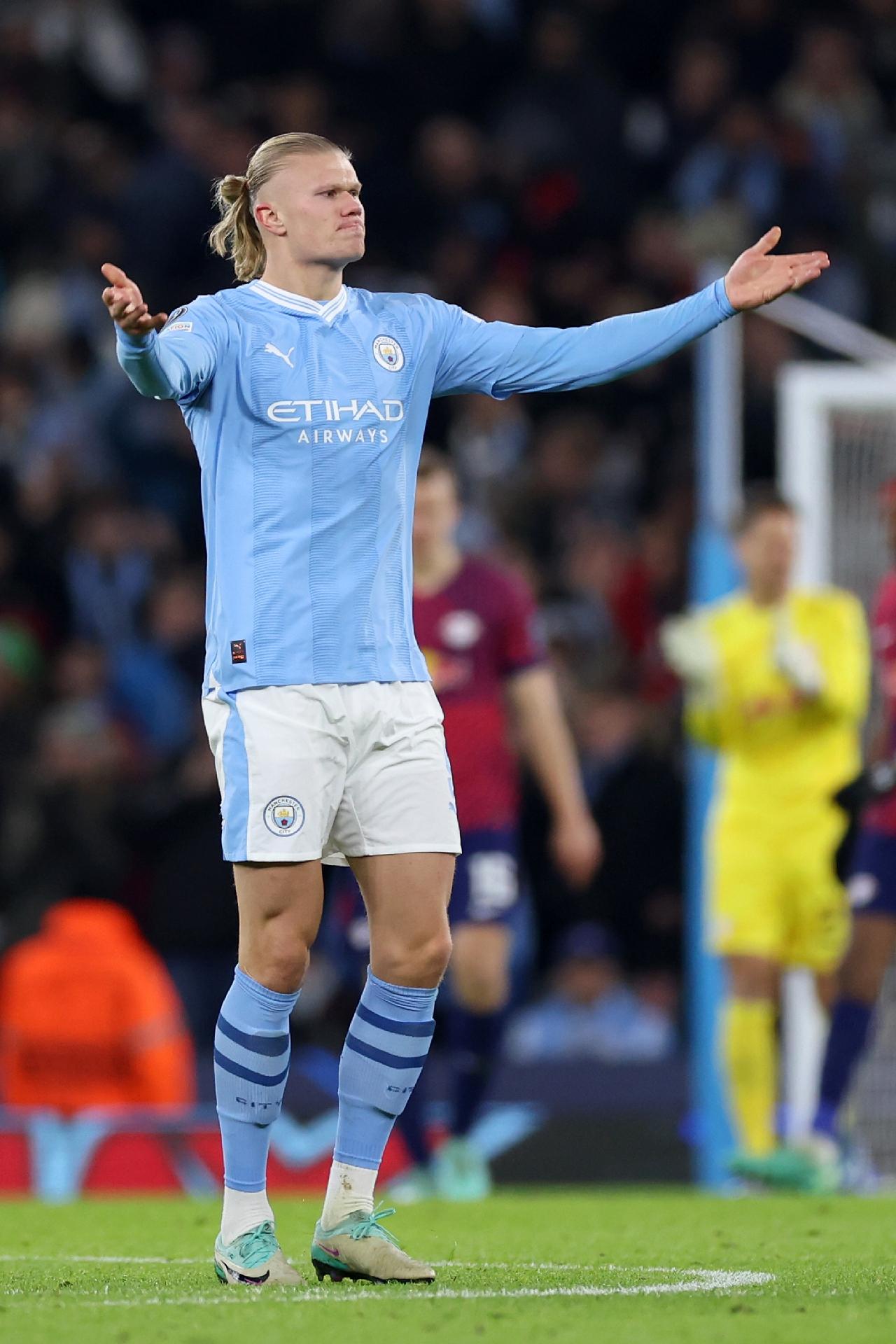 City abre 2 a 0, mas cede empate ao Crystal Palace no último jogo antes de  ir para o Mundial