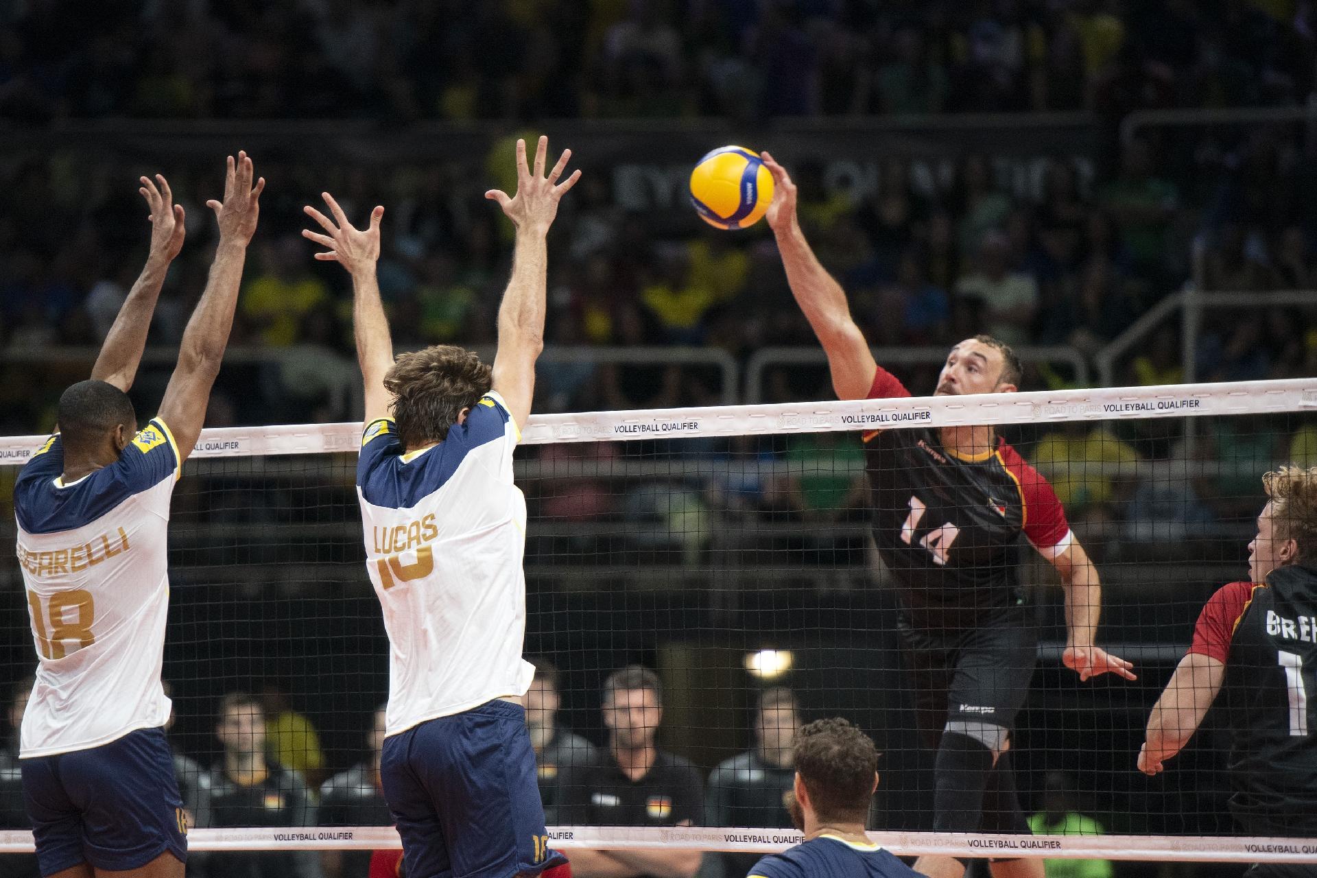 Seleção feminina de vôlei vence amistoso com Alemanha antes da estreia no  Mundial - Estadão