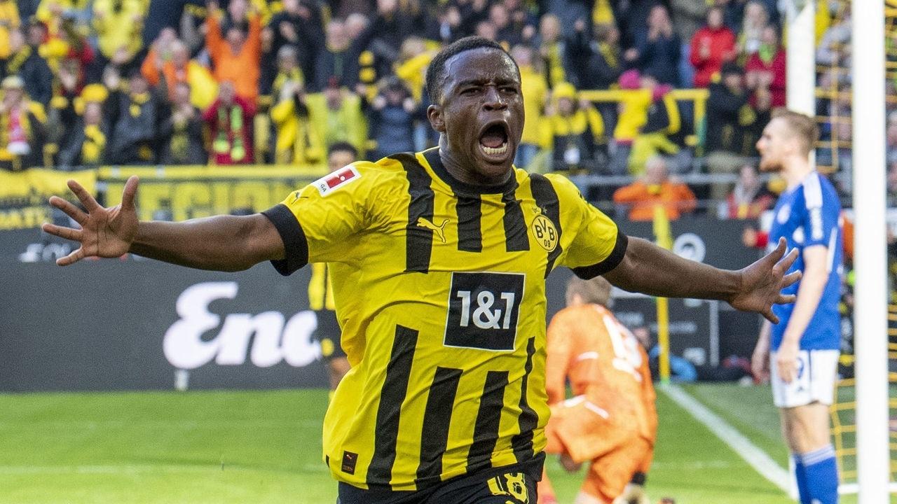 Rus tilida ikkita xoroz bilan xotinni sikish Trans lesbian porno