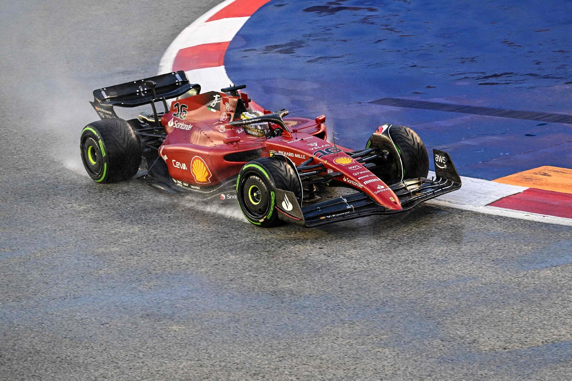 F1: Leclerc lidera primeiro treino com 1-2 da Ferrari em Singapura