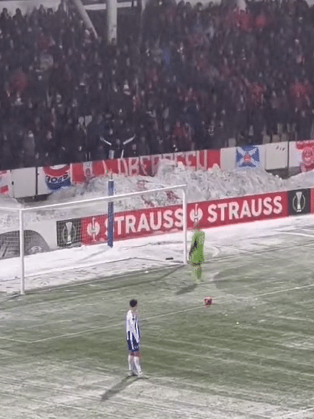 VÍDEO: Partida da Premier League é suspensa após jogador sofrer parada  cardíaca em campo