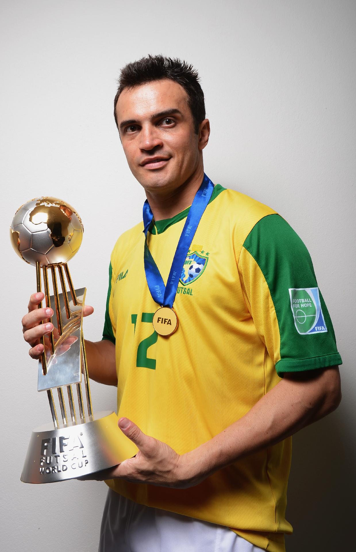 Conheça o Falcão do futsal down 