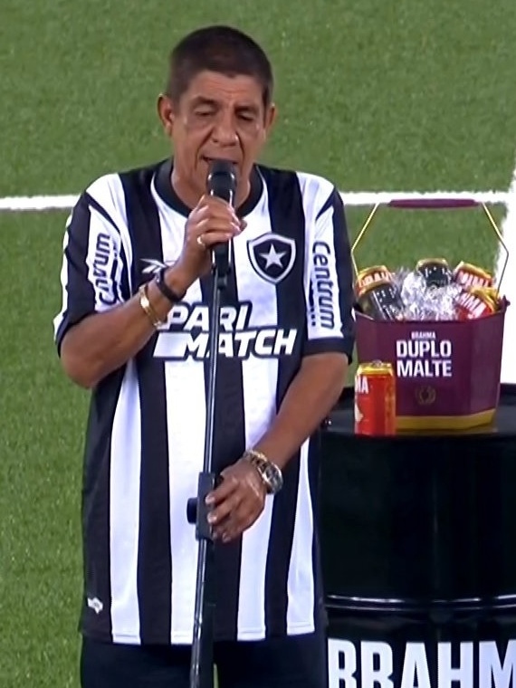 Em Nova York, Zeca Pagodinho dá palpite para jogo do bicho e diverte fãs