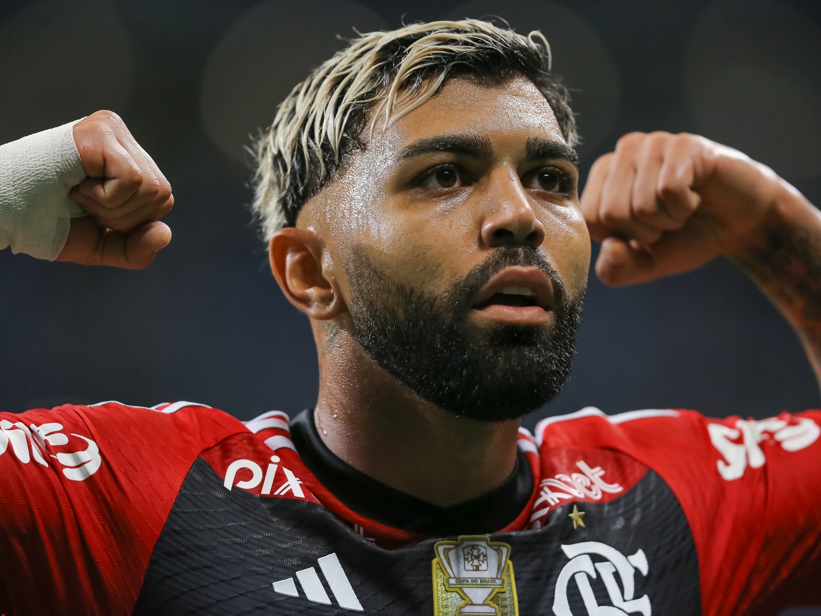 Gabigol é o sexto jogador na história a vestir as camisas 10 de