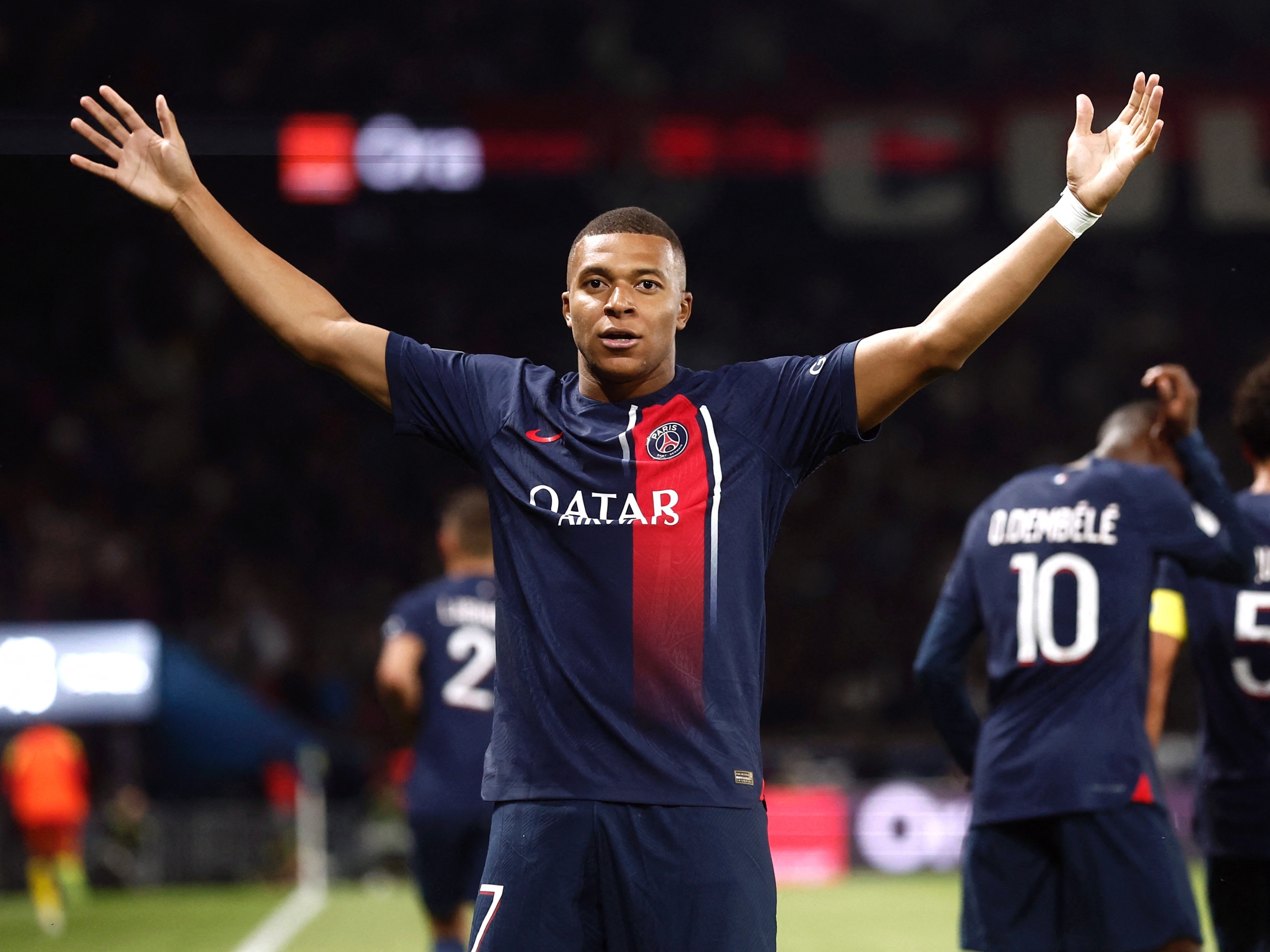 Saiba o que significa a comemoração de Mbappé, estrela da França e do PSG -  Esportes - R7 Lance