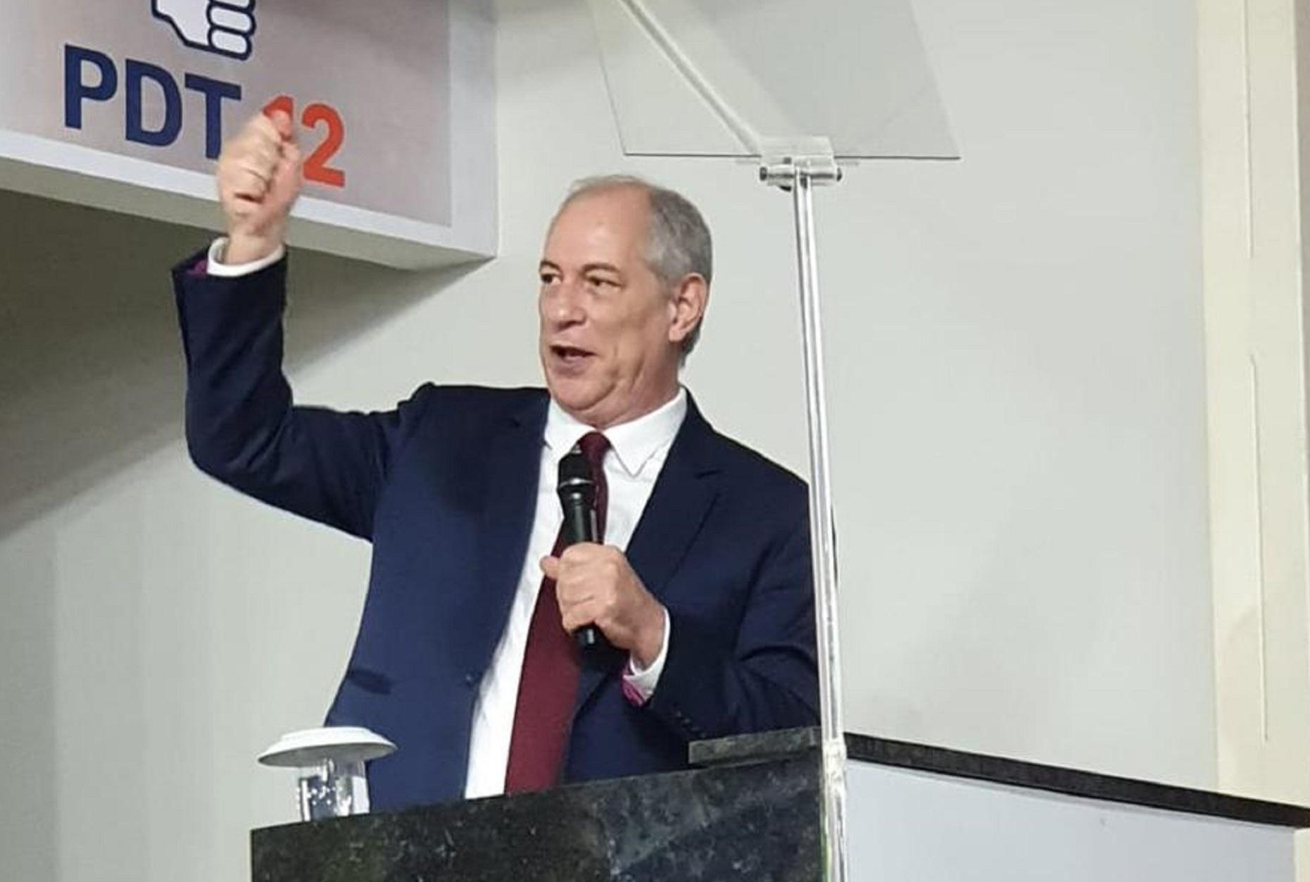 Coco Bambu Ciro Gomes xinga dono de vagabundo bolsonaristas reagem