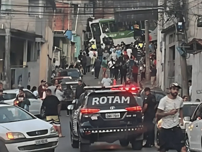 Enfermeira morre em grave acidente de moto com ônibus em Barueri