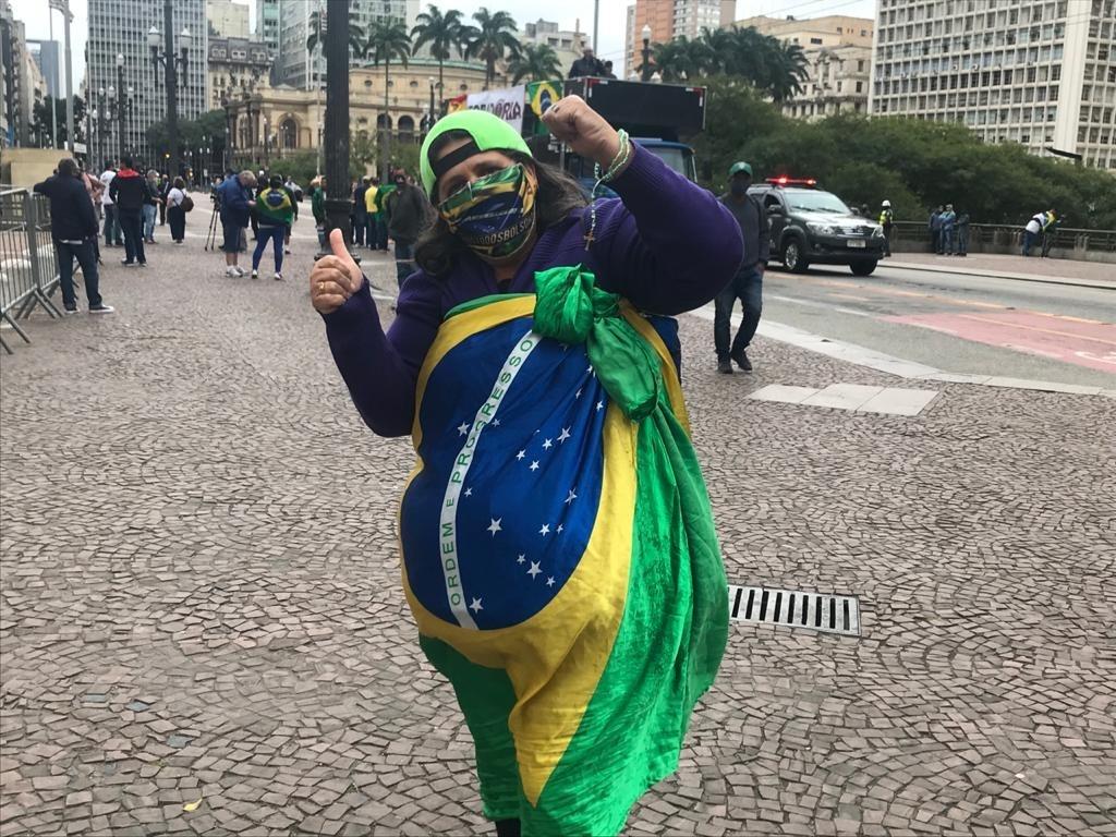 Fotos Manifestantes vão às ruas em São Paulo a favor e contra governo