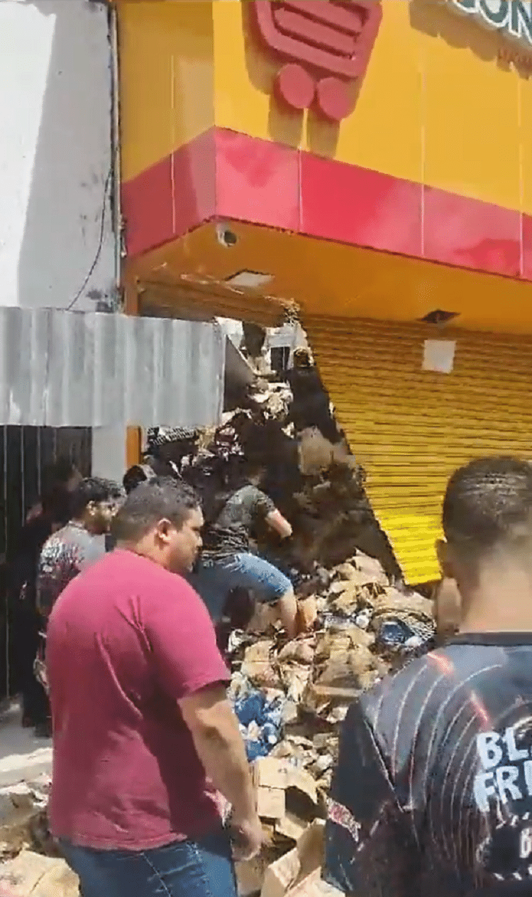 Parte do teto de restaurante que atende população de rua no Recife desaba e  deixa duas pessoas feridas, Pernambuco