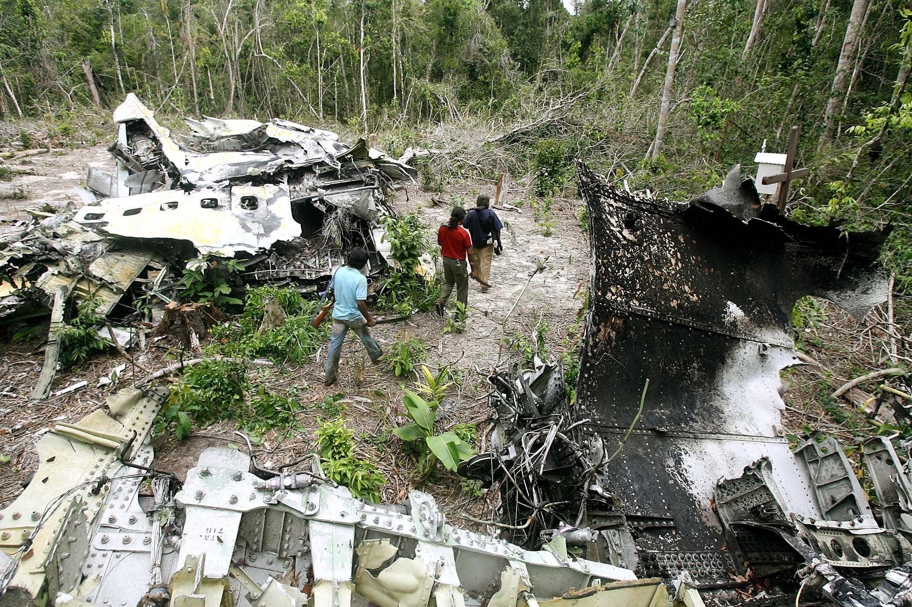 Fotos Tragédias no ar relembre acidentes aéreos que marcaram o século