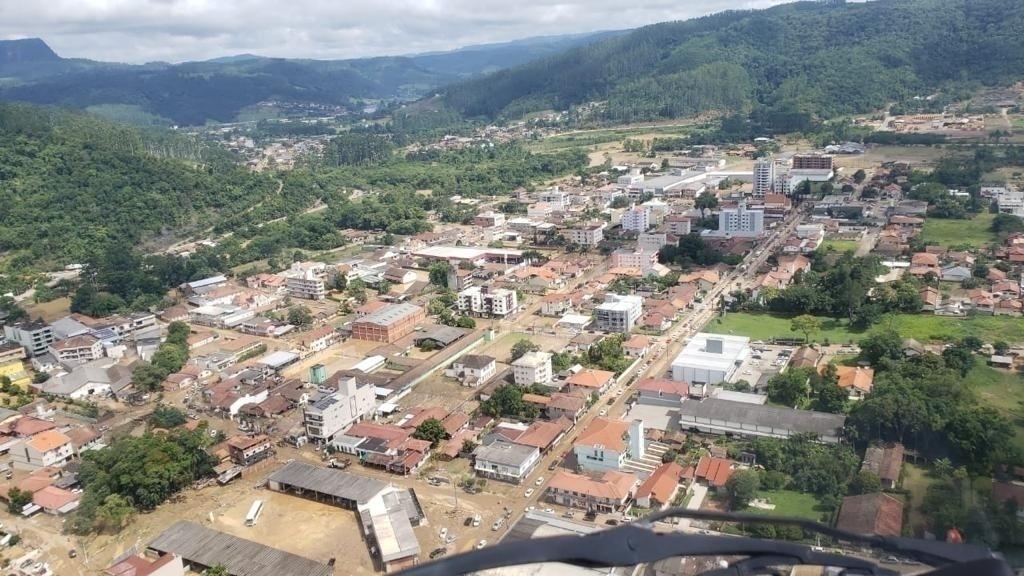 Chuva Forte Provoca Estragos No Vale Do Itaja Em Santa Catarina