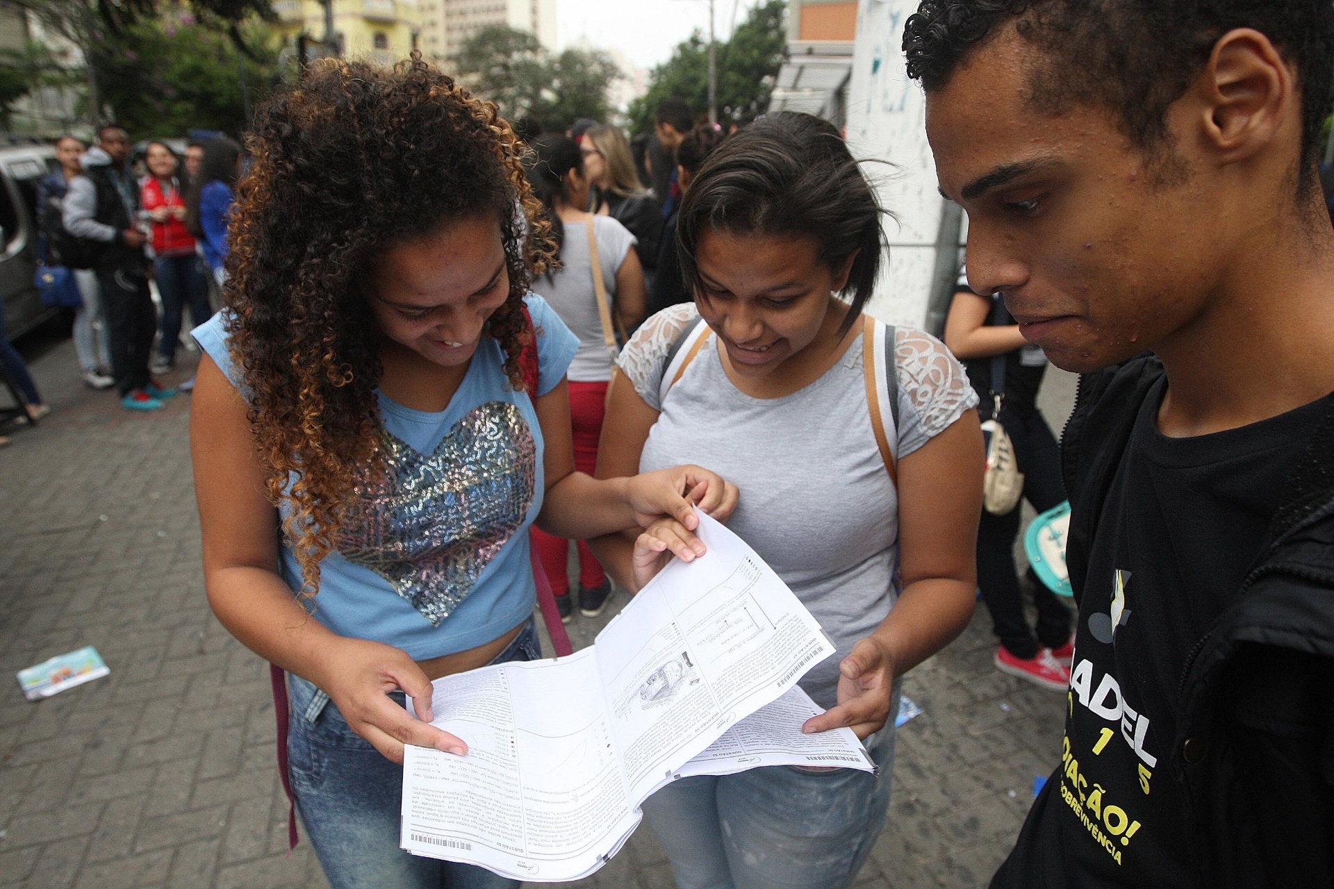 Candidatas Transexuais Reclamam De Preconceito Durante Prova Do Enem No Rj 25102015 Uol 8049