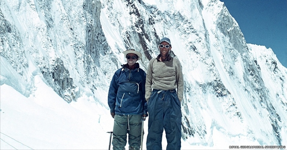 Ao menos 12 morrem na avalanche mais violenta da história do Everest 18/04/2014 UOL Notícias