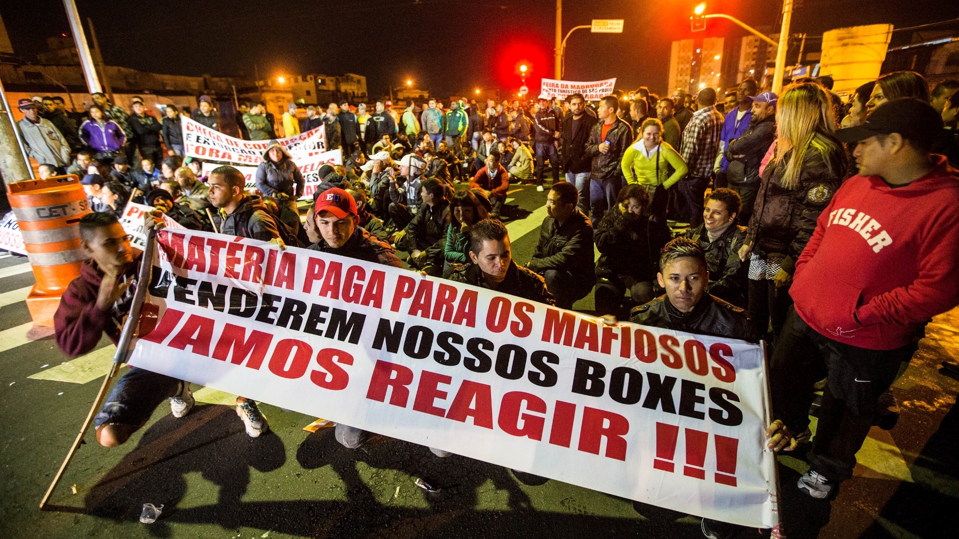 Fotos Lojistas protestam contra fechamento temporário da Feira da