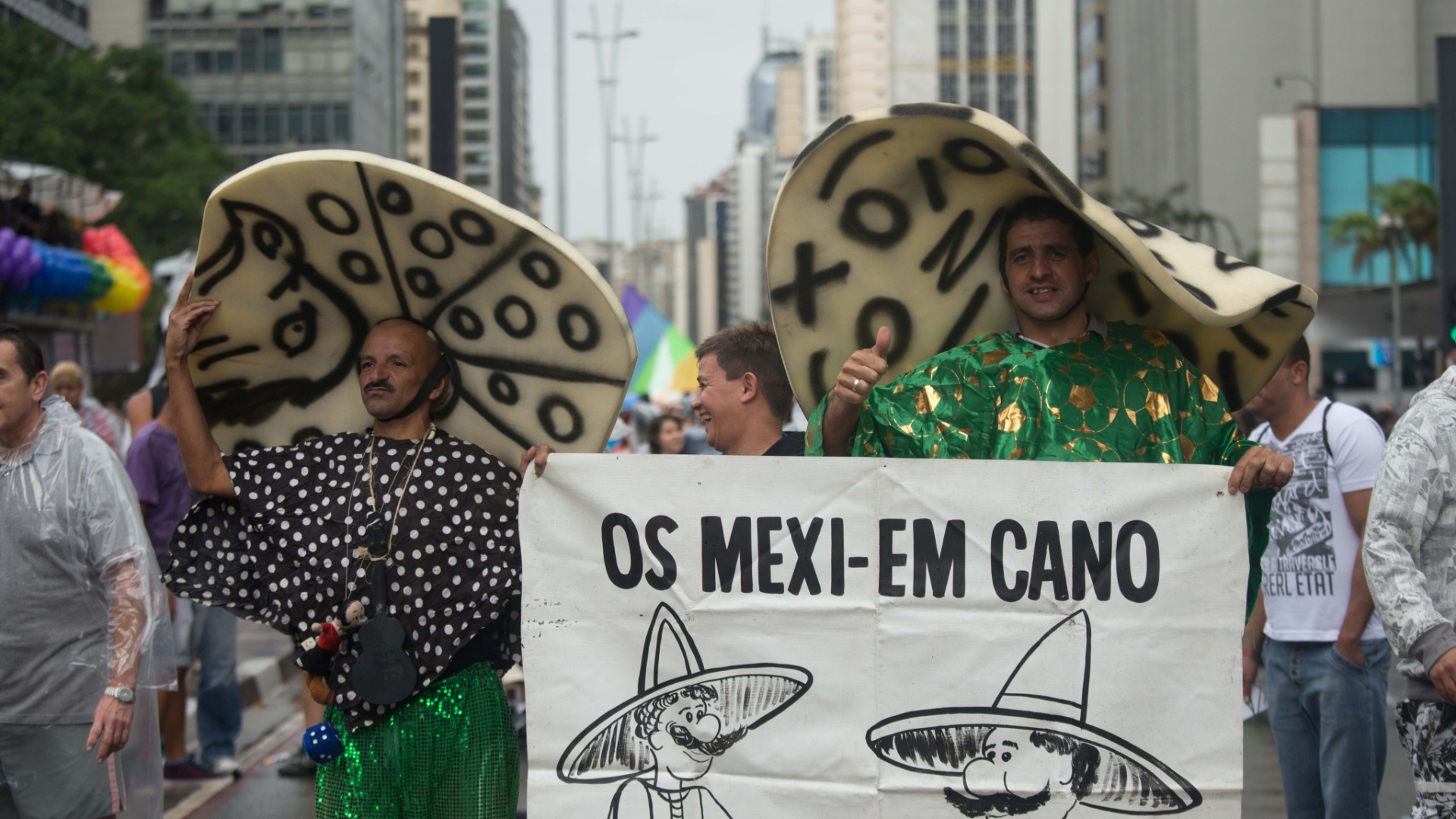 Fotos Vote na melhor fantasia da 17ª edição da Parada Gay de São Paulo 02 06 2013 UOL Notícias