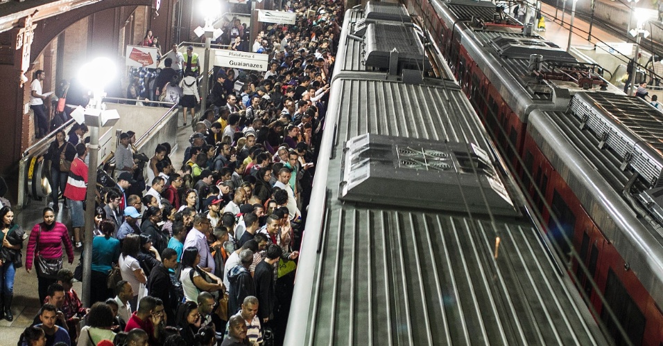 Homem Morre Ao Cair De Linha De Trem Em Esta O De S O Paulo Fotos