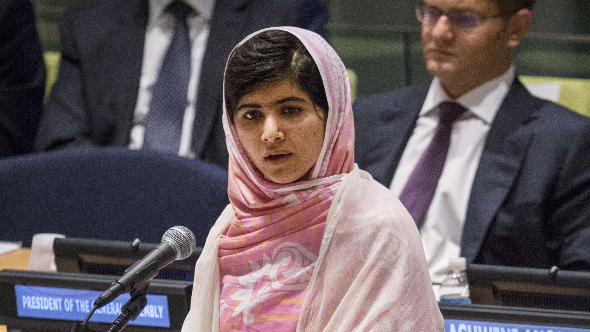 Fotos: Atentado Contra A Ativista Malala Yousafzai Completa Um Ano - 09 ...