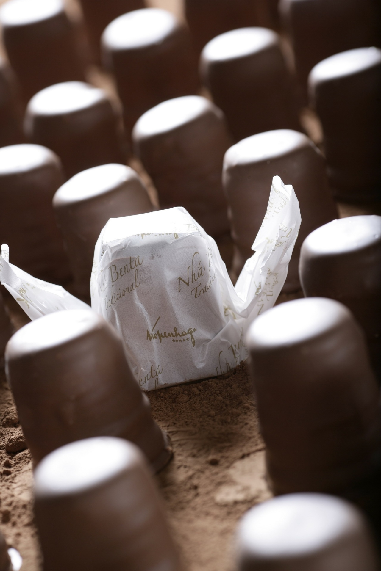 Kopenhagen aposta em clássicos e Rodrigo Santoro para comemorar 85 anos