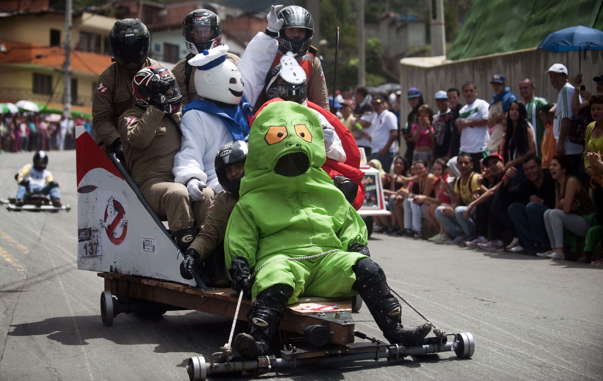 Fotos Competidores Ralam Os Joelhos E Se Divertem Em Corrida De