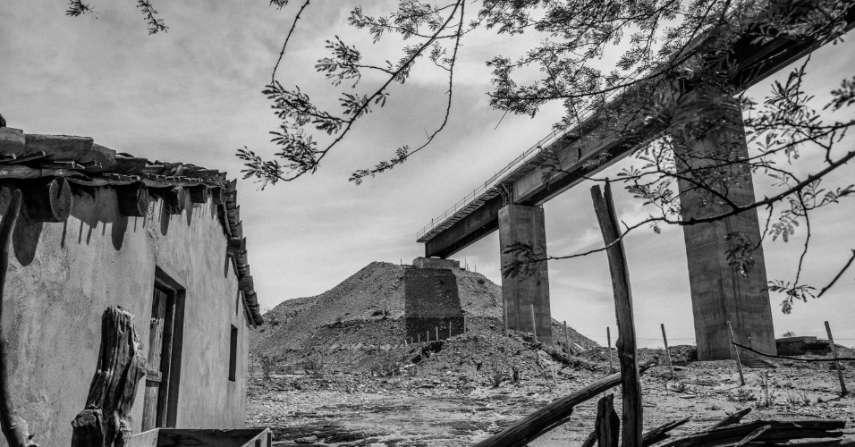 Resultado de imagem para transnordestina abandonada