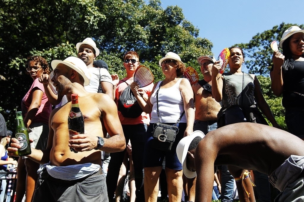 Parada Gay Termina P Blico De Mil Pessoas Em S O Paulo