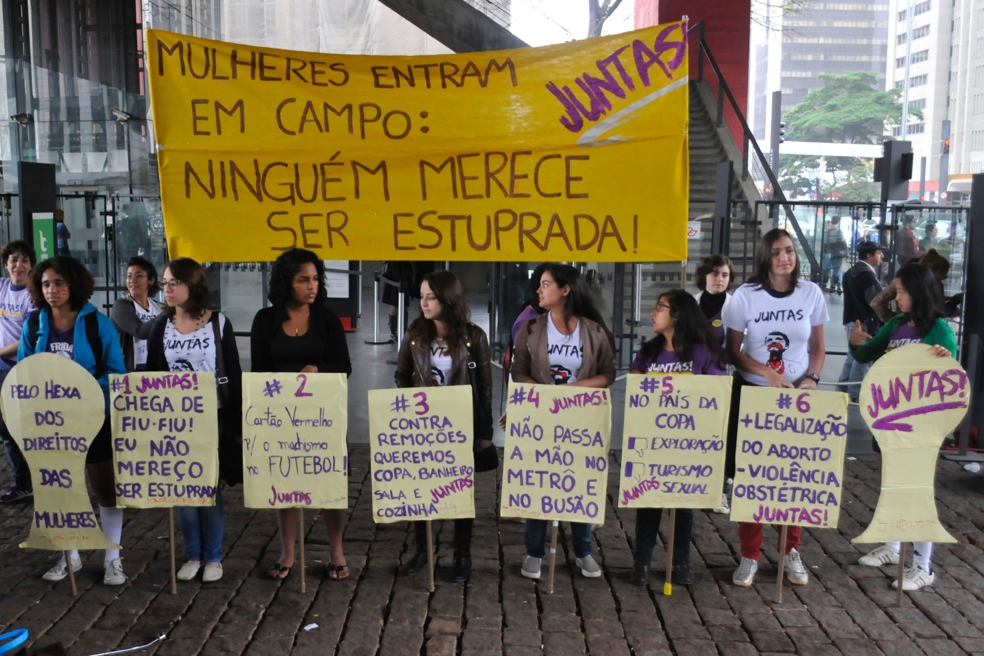 Fotos Marcha Das Vadias No Brasil Uol Not Cias