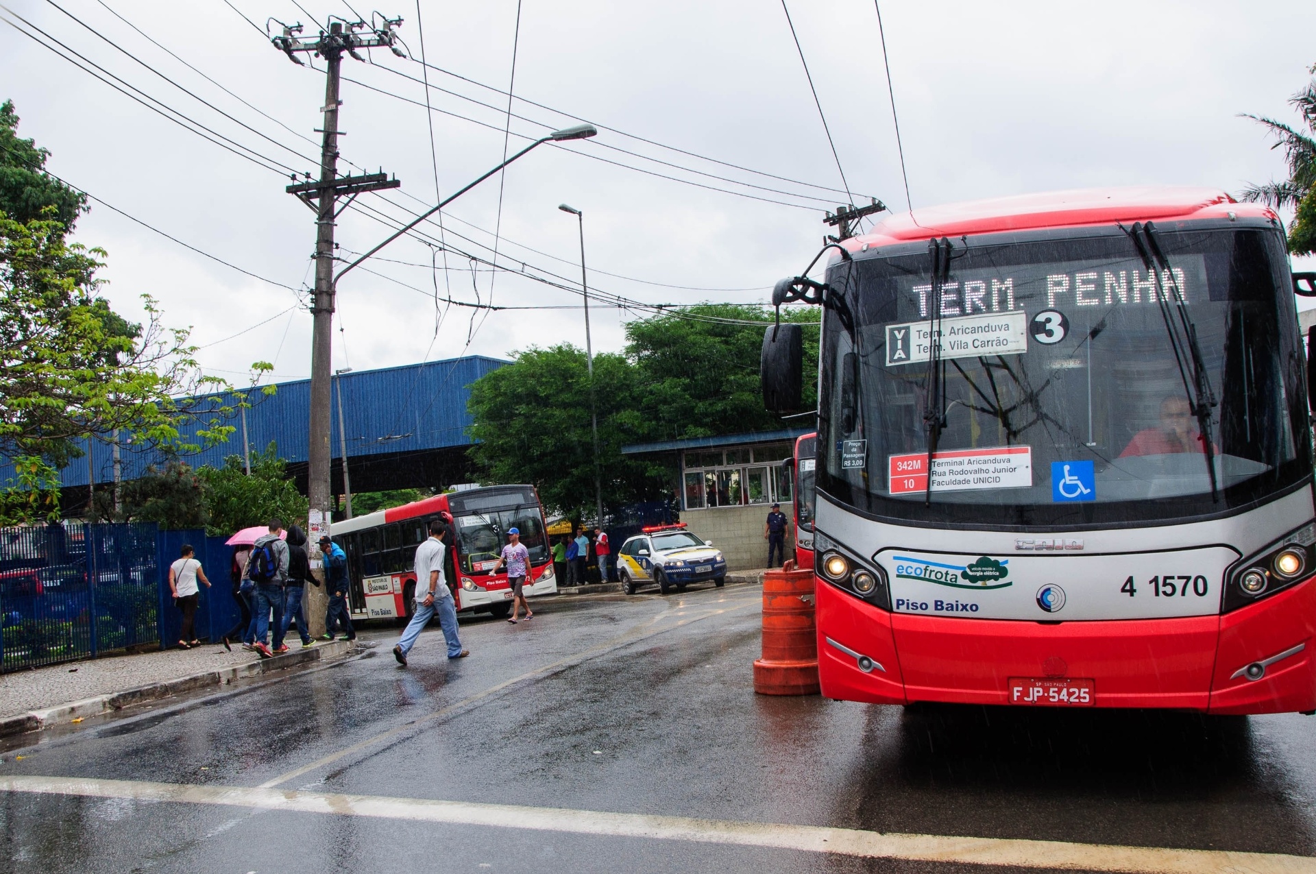 Paralisação de motoristas fecha todos os 29 terminais de ônibus em SP