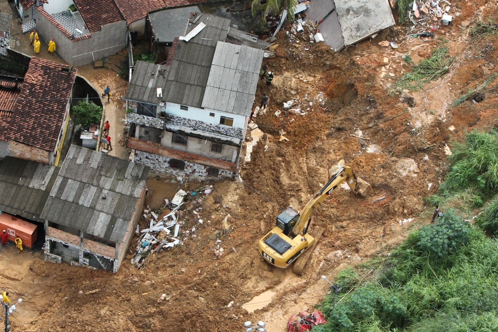 Fotos Chuva Em Salvador Causa Deslizamento De Terra E Mortes 27042015 Uol Notícias 