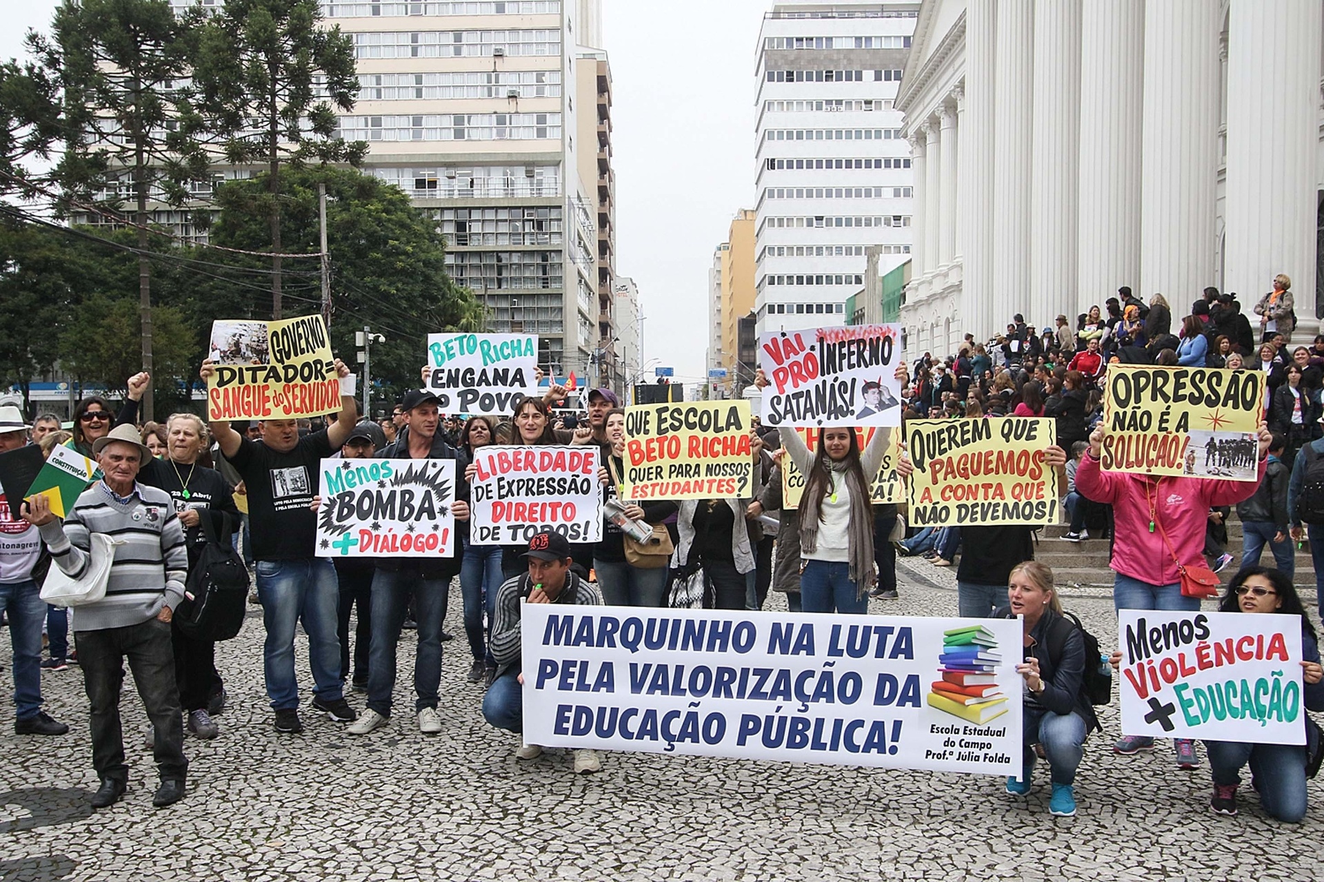 Fotos Veja Fotos Dos Protestos De Professores No Paran Uol Educa O