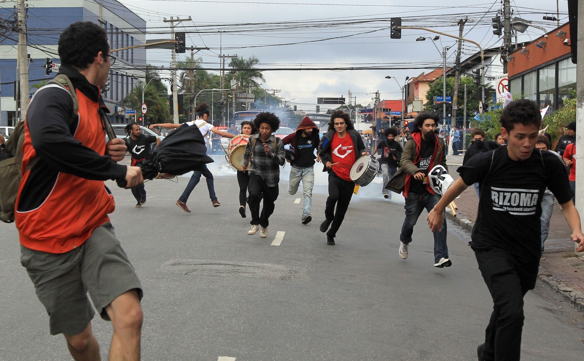 Fotos Em Protesto Estudantes E Funcion Rios Fecham Port O Da Usp Na