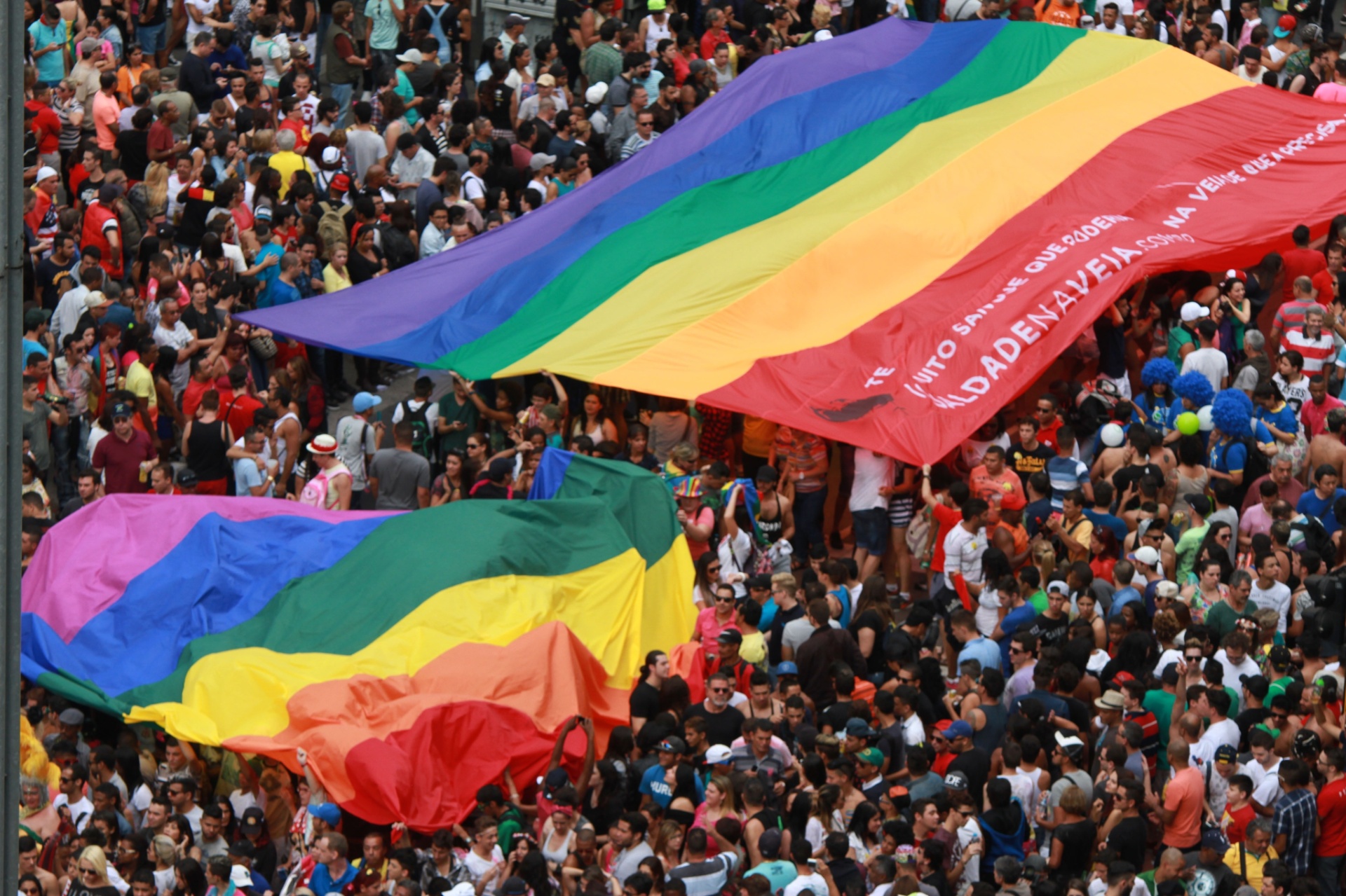 Transexual Crucificada Na Parada Gay De Sp Diz Ter Sido Amea Ada De