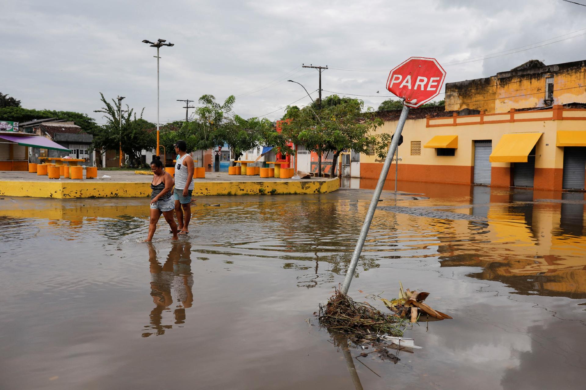 Chuvas Na Bahia Deixam Casas Completamente Debaixo D Gua Veja Fotos