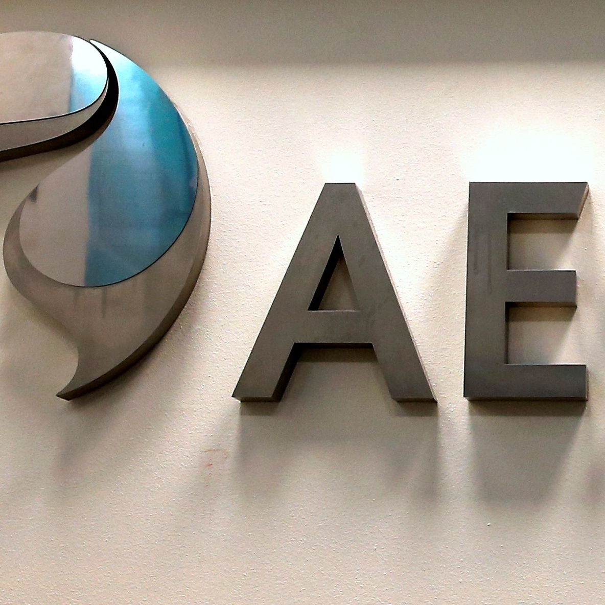 Como ficam os negócios de energia da AES no Ceará se a empresa