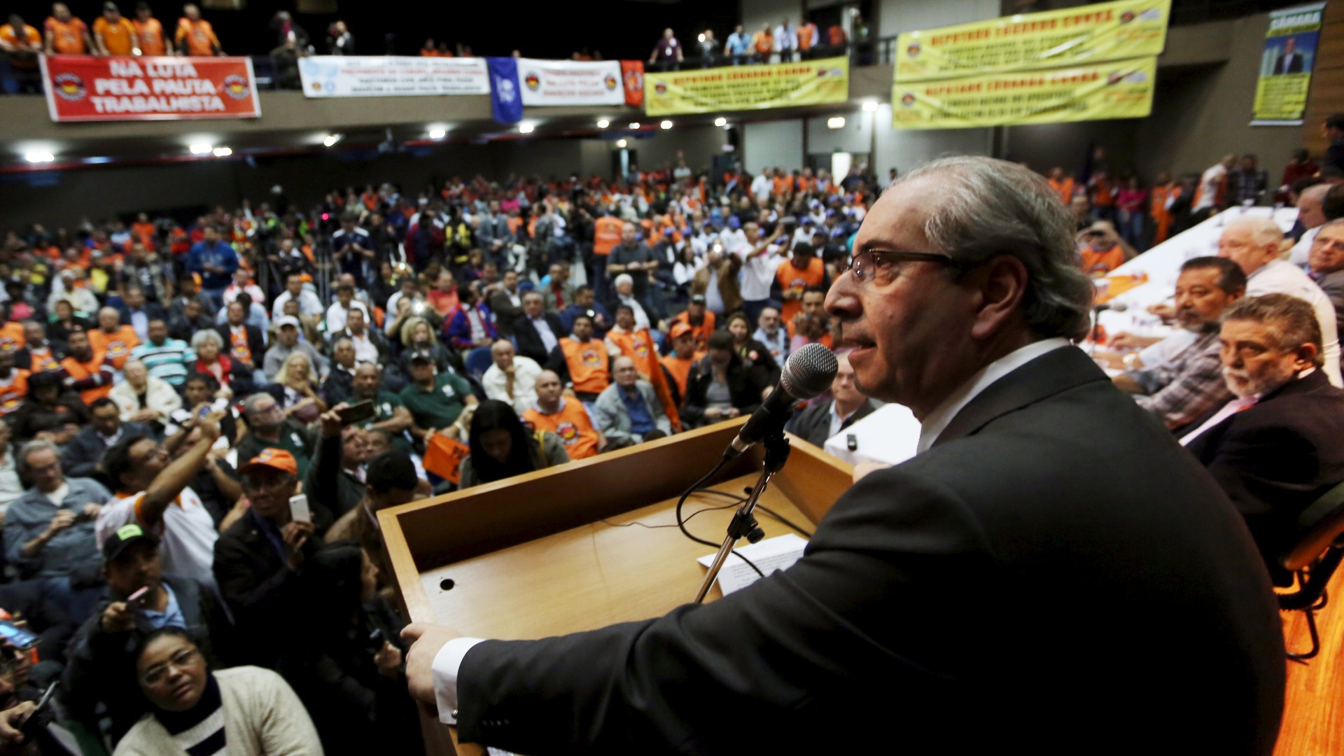 Cunha diz que saída de Temer é fator positivo para PMDB deixar