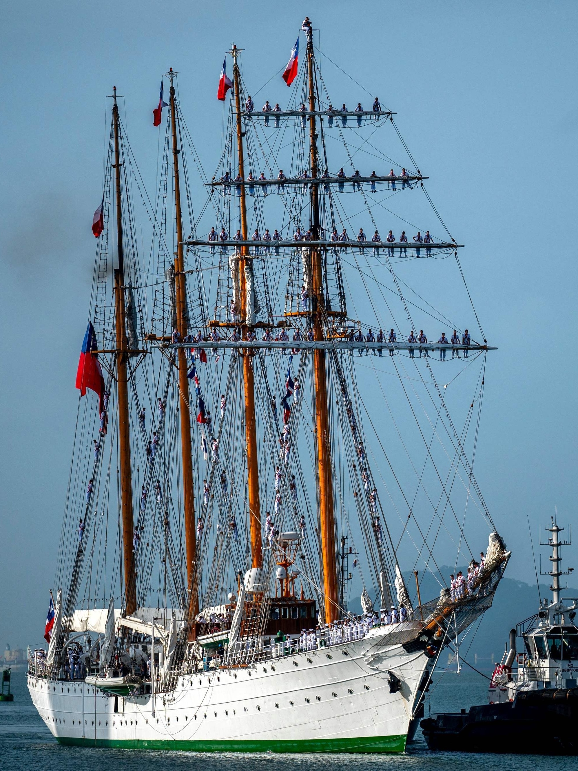 Com marinheiros no alto navio à moda antiga rouba a cena no Panamá foto foto