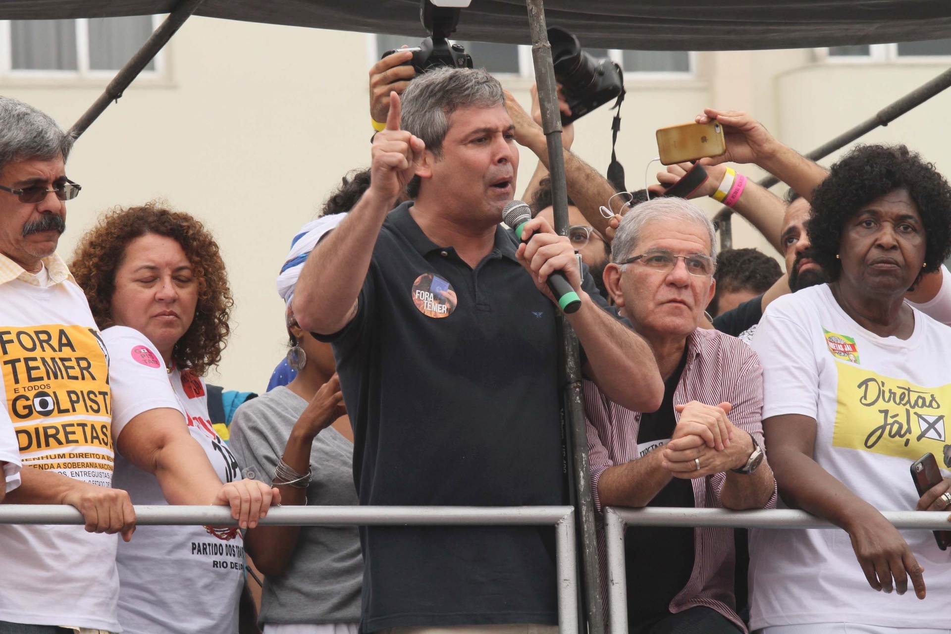Artistas E Políticos Pedem Fora Temer E Diretas Já Em Protesto Em Copacabana 28052017 
