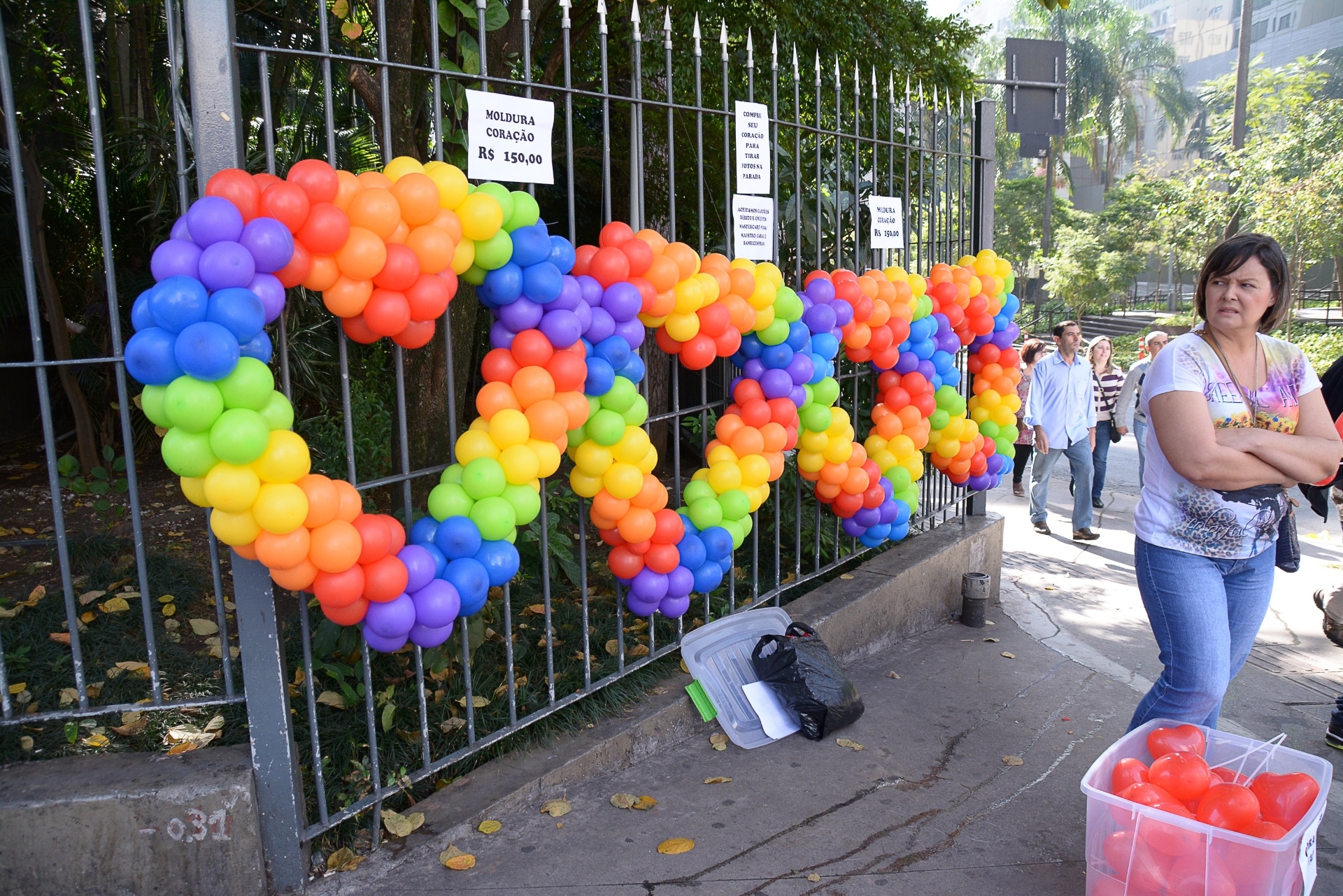 Parada Gay Em Sp Tem Cartaz E Gritos De Fora Temer Uol Not Cias