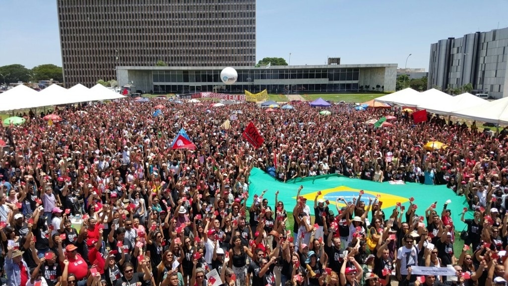 Fotos Professores Em Greve Protestam No Distrito Federal 11112015 Uol Educação